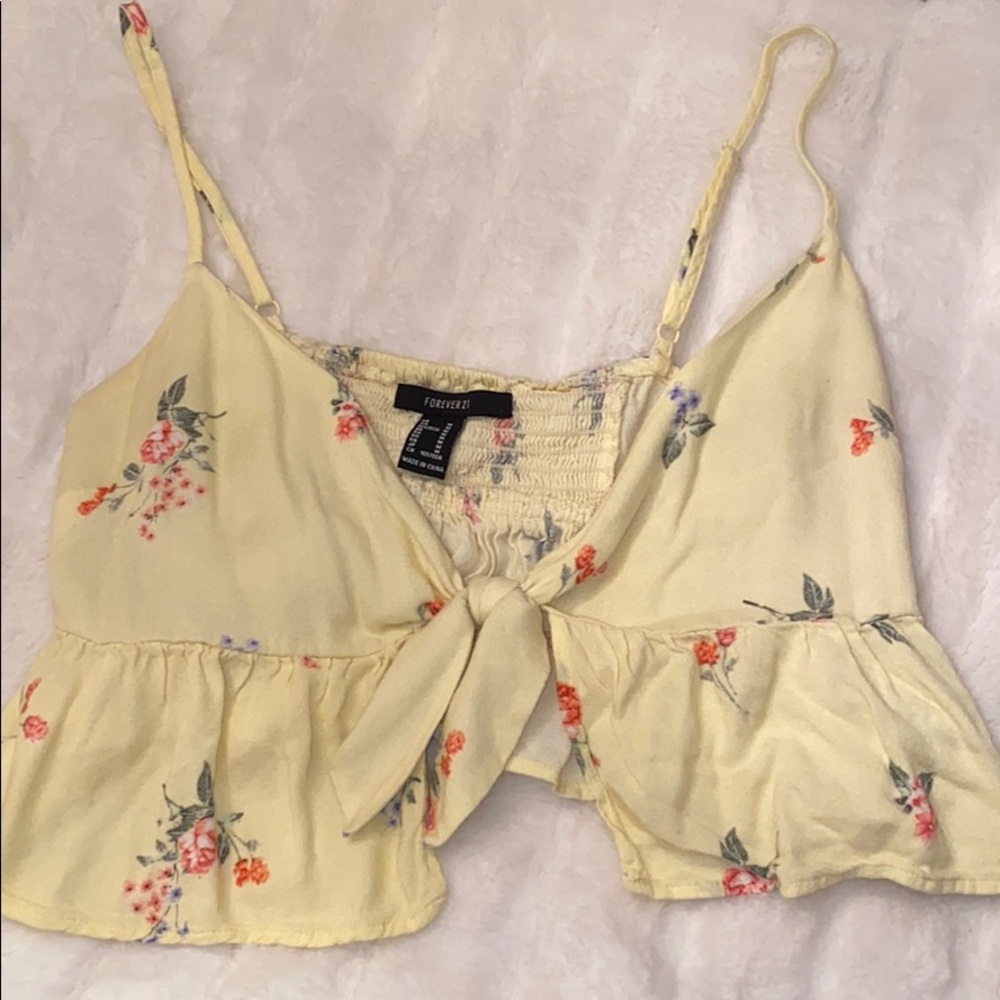 Front tie top